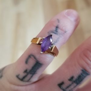Women 10k yellow gold ring with amethyst
